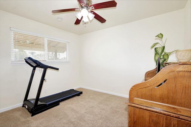 8805 Halverson Dr, Elk Grove, CA 95624