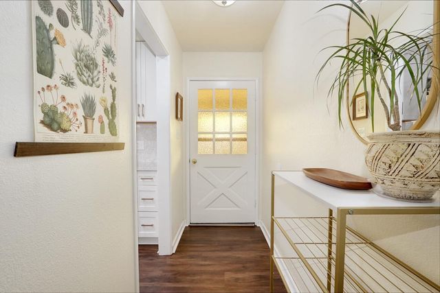 8805 Halverson Dr, Elk Grove, CA 95624