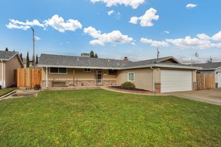 8805 Halverson Dr, Elk Grove, CA 95624