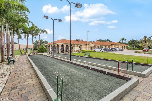 725 Saratoga CIR A103, Naples, FL 34104