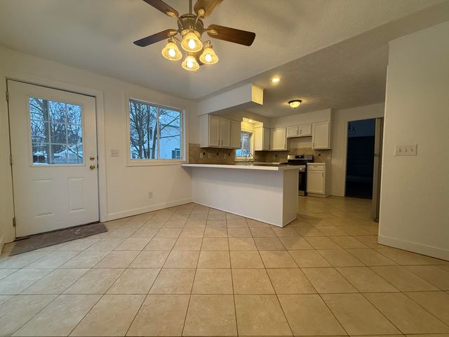 54 Maple Street, Galesburg, MI 49053