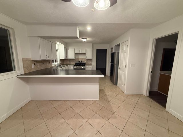 54 Maple Street, Galesburg, MI 49053