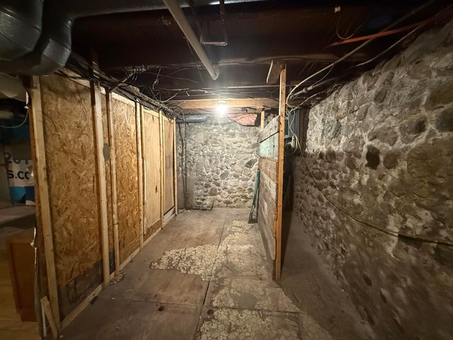 54 Maple Street, Galesburg, MI 49053