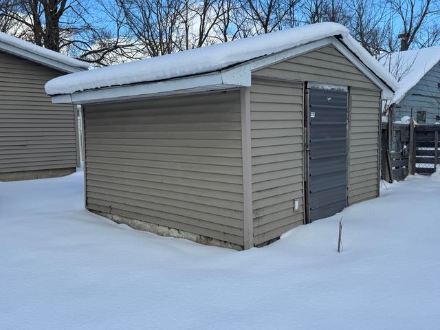 54 Maple Street, Galesburg, MI 49053