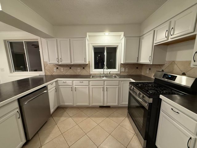 54 Maple Street, Galesburg, MI 49053