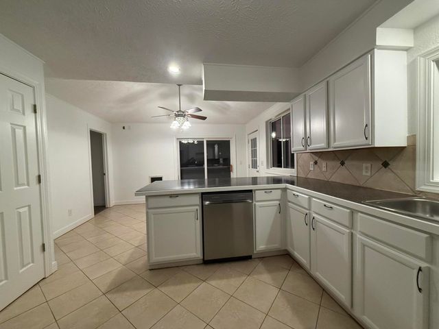 54 Maple Street, Galesburg, MI 49053