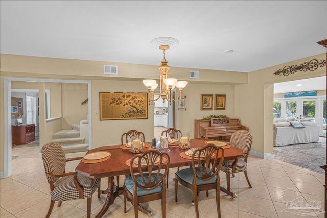 3925 Montalvo Dr, Pensacola, FL 32504