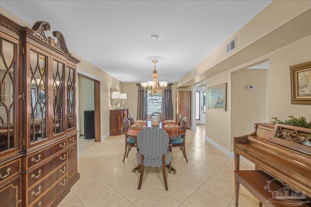 3925 Montalvo Dr, Pensacola, FL 32504