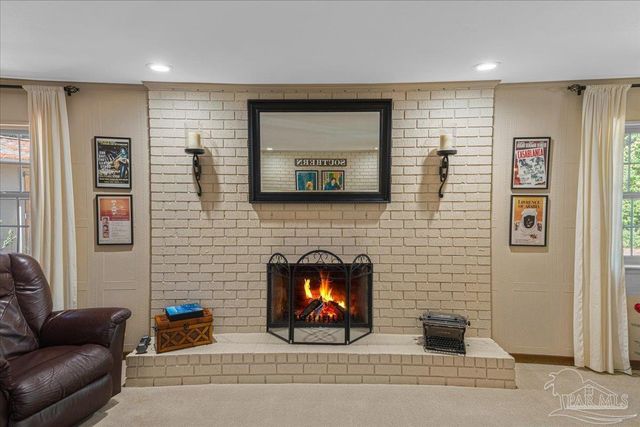 3925 Montalvo Dr, Pensacola, FL 32504