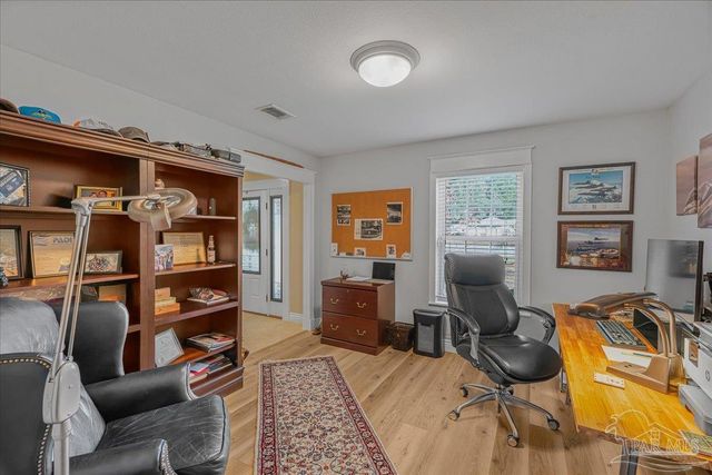 3925 Montalvo Dr, Pensacola, FL 32504