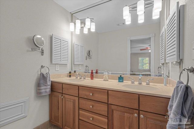 3925 Montalvo Dr, Pensacola, FL 32504