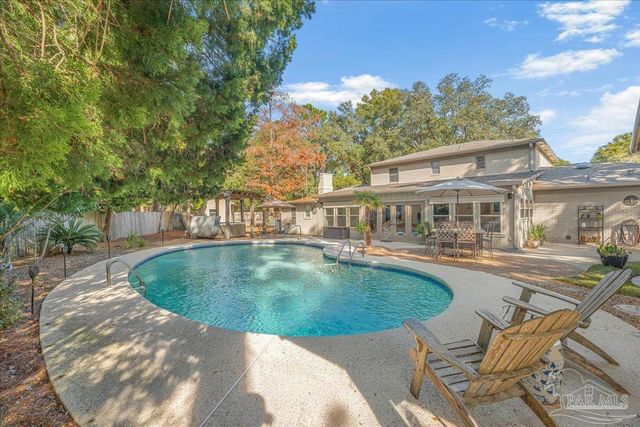 3925 Montalvo Dr, Pensacola, FL 32504