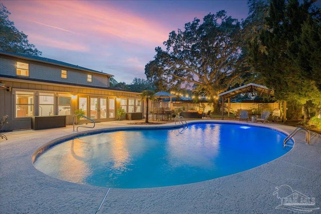 3925 Montalvo Dr, Pensacola, FL 32504