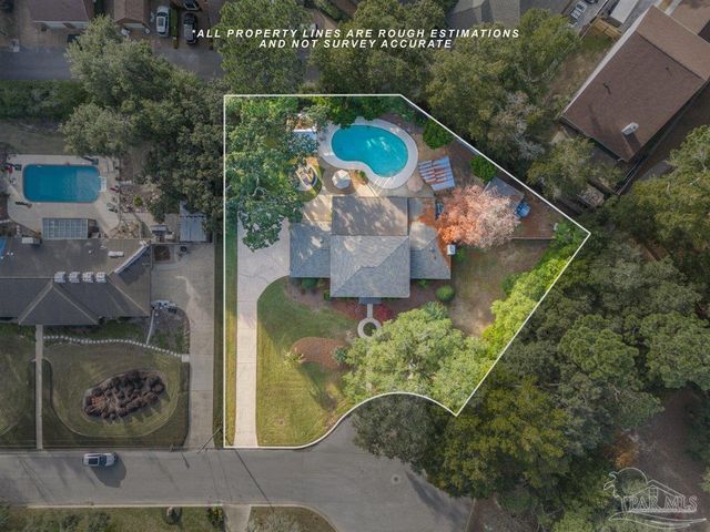 3925 Montalvo Dr, Pensacola, FL 32504