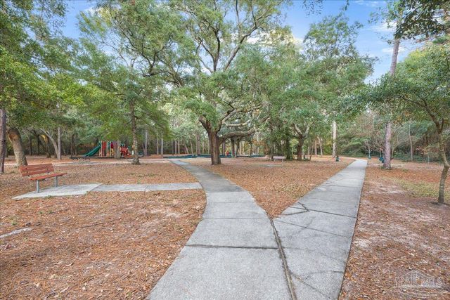 3925 Montalvo Dr, Pensacola, FL 32504