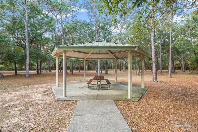 3925 Montalvo Dr, Pensacola, FL 32504