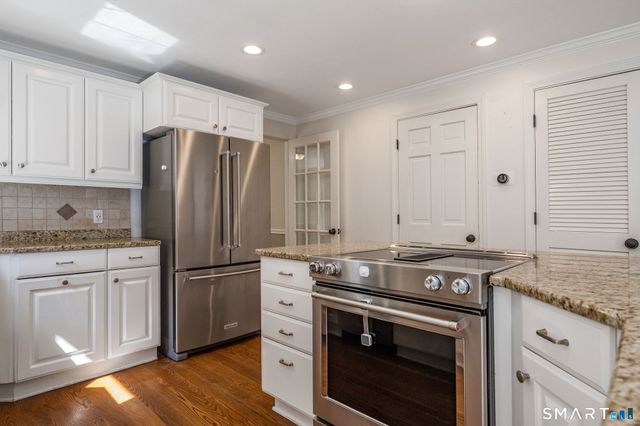 29 Flat Rock Hill Road, Old Lyme, CT 06371