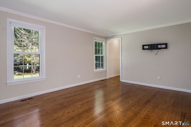29 Flat Rock Hill Road, Old Lyme, CT 06371