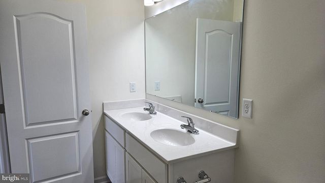 246 DOYLESTOWN RD, Smyrna, DE 19977