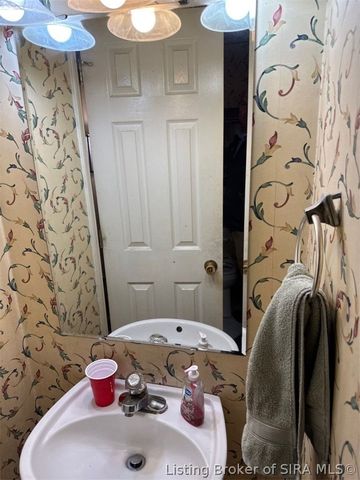 4231 Royal Oak Drive, New Albany, IN 47150