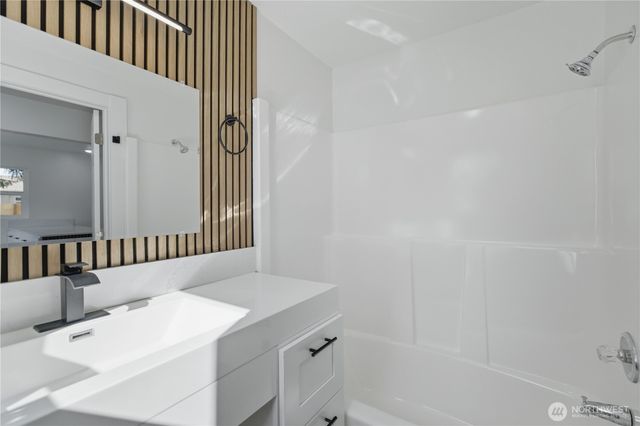 6830 S Bell Street, Tacoma, WA 98408