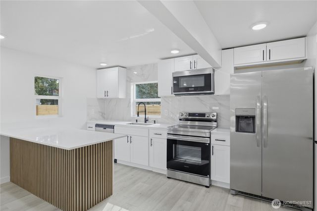 6830 S Bell Street, Tacoma, WA 98408