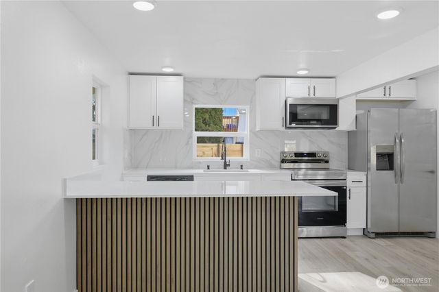 6830 S Bell Street, Tacoma, WA 98408