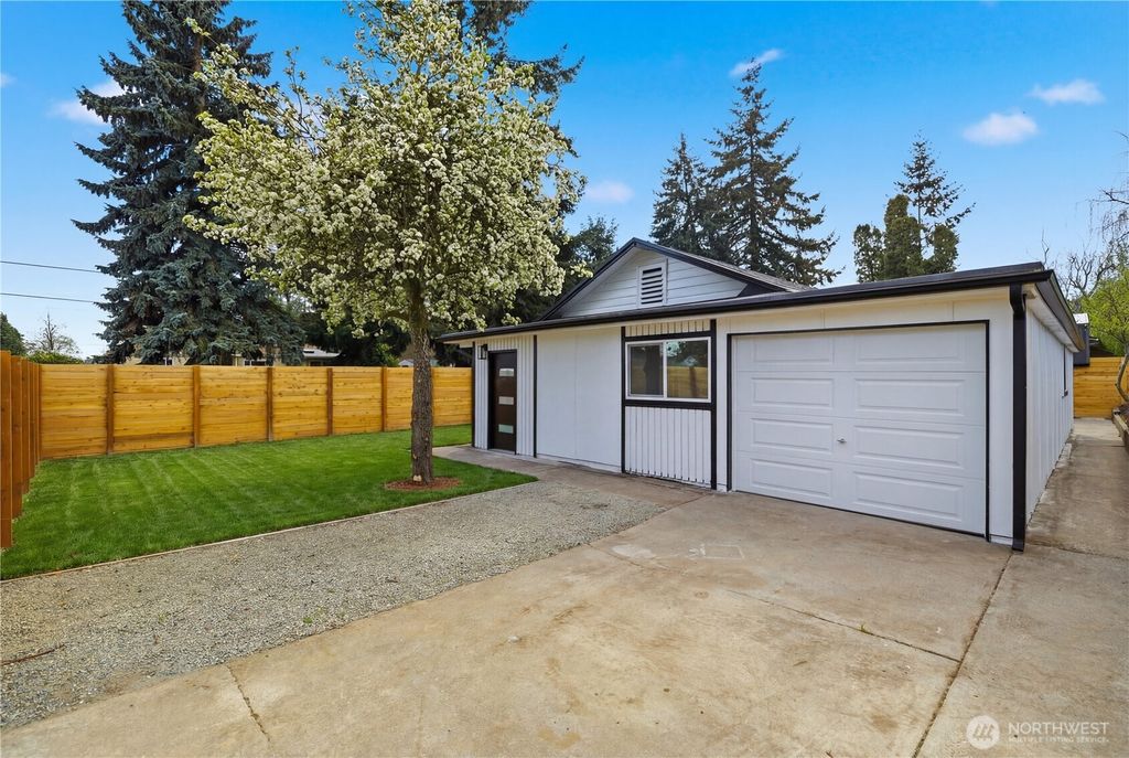 6830 S Bell Street, Tacoma, WA 98408