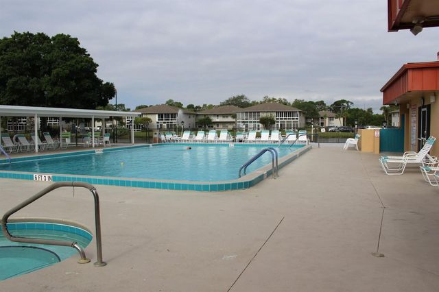 30 Lake Vista Trail 205, Port St. Lucie, FL 34952