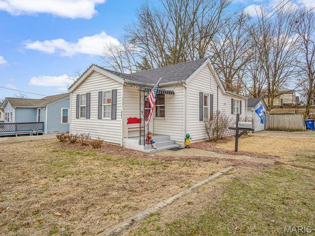 3701 Coronado Drive, Alton, IL 62002