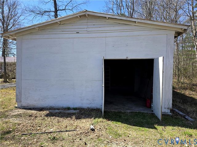 14204 Arwood Rd, Prince George, VA 23842