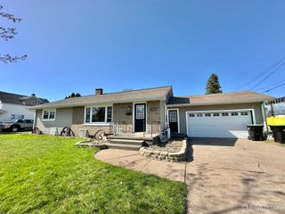 1400 W Hughitt St, Iron Mountain, MI 49801
