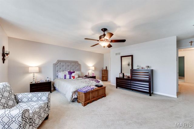 3809 Southern Manor Drive, Mehlville, MO 63125