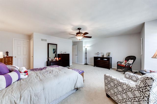 3809 Southern Manor Drive, Mehlville, MO 63125