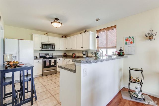 3809 Southern Manor Drive, Mehlville, MO 63125