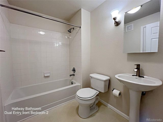 3865 S Dayton Street 302, Aurora, CO 80014