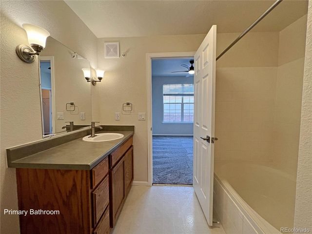 3865 S Dayton Street 302, Aurora, CO 80014
