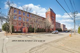 471 Silver St Apt 403, Manchester, NH 03103