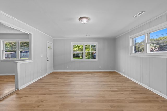 2507 Violet Avenue, North Charleston, SC 29405