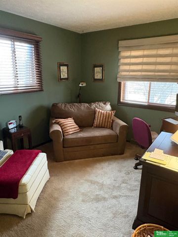 5624 S 92 Plaza, Omaha, NE 68127