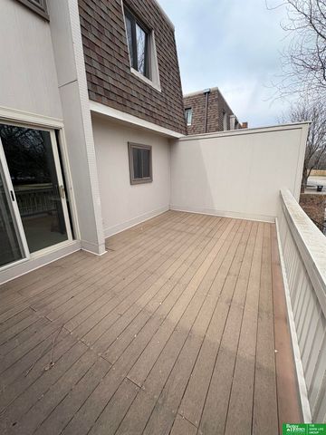 5624 S 92 Plaza, Omaha, NE 68127