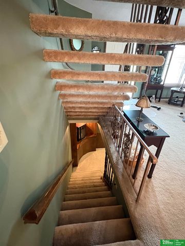 5624 S 92 Plaza, Omaha, NE 68127