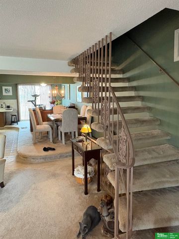 5624 S 92 Plaza, Omaha, NE 68127