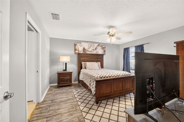 1563 HOLLYBERRY PLACE, The Villages, FL 32162
