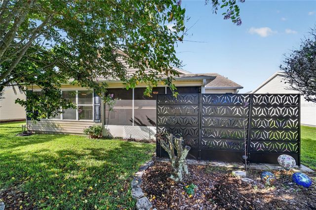 1563 HOLLYBERRY PLACE, The Villages, FL 32162