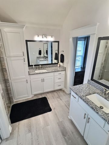 4015 Gallivant Drive, Granbury, TX 76049