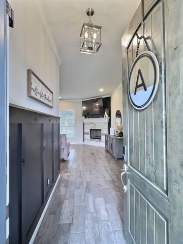 4015 Gallivant Drive, Granbury, TX 76049