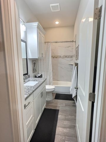 4015 Gallivant Drive, Granbury, TX 76049
