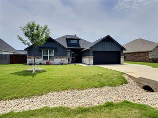 4015 Gallivant Drive, Granbury, TX 76049