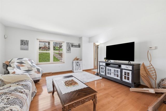 7808 Pine St, Ross Twp, PA 15237
